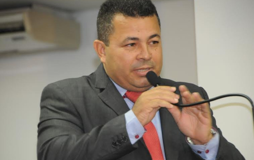 Vereador Folha critica deputados