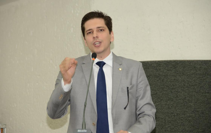 Deputado estadual Olyntho Neto