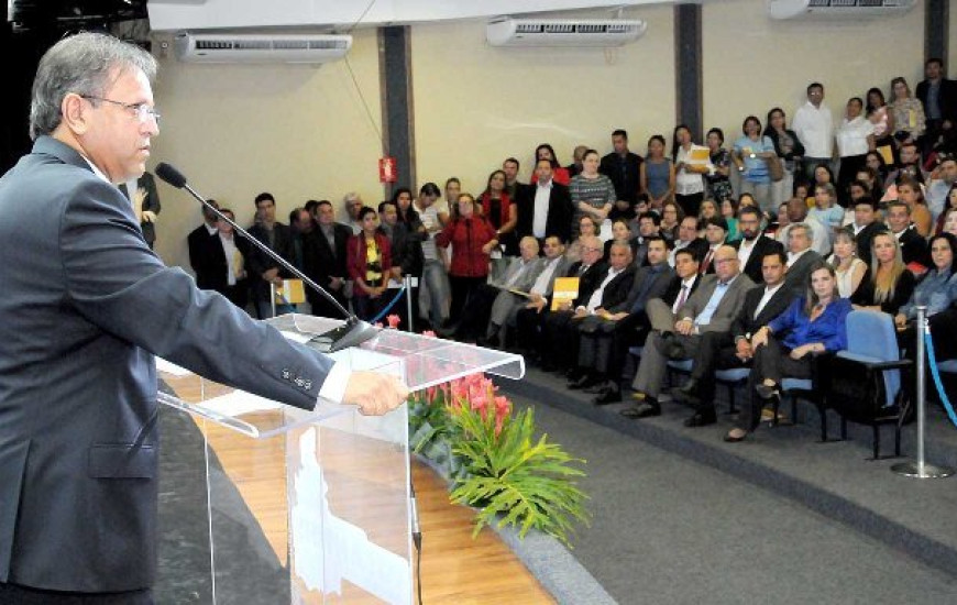 Governador lança Salão do Livro 2015