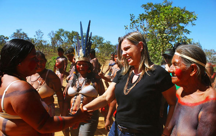 Claudia visita aldeia e ouve demandas dos povos Xerente