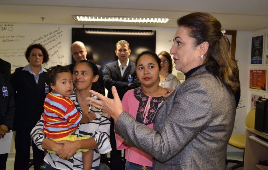 Senadora lembra que intermediou envio de 13 crianças para cirurgia