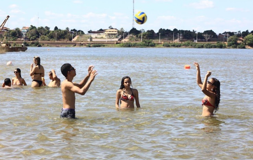 Temporada de praias em Araguanã
