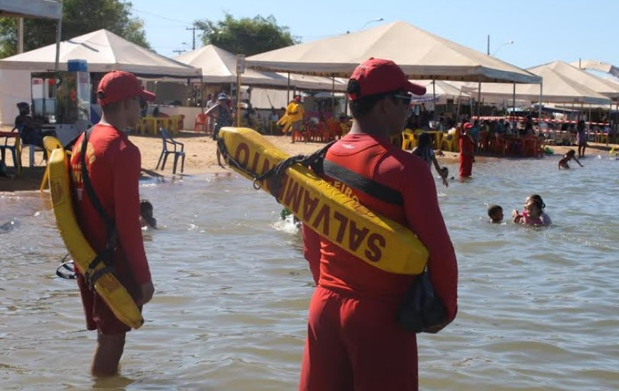 Bombeiros alertam para cuidados com a segurança nas praias