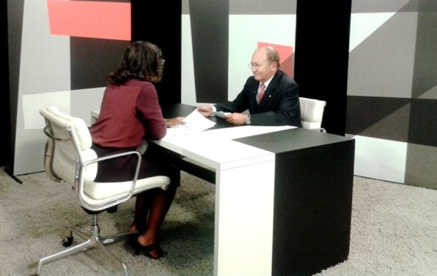 Lázaro Botelho em entrevista à TV Câmara