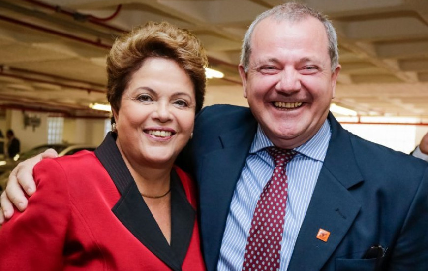 Henneman ao lado da presidente Dilma