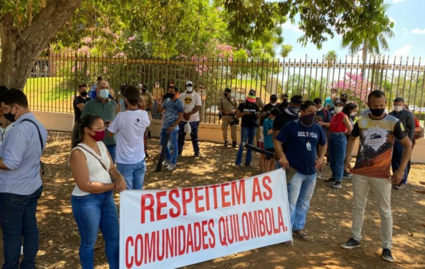 Comunidades quilombolas protestaram em frente ao Palácio no dia 2.