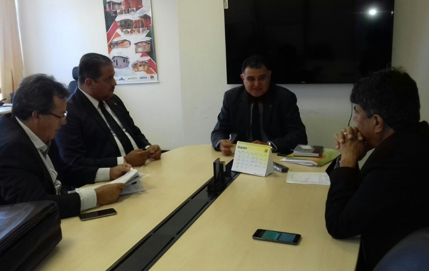 Deputado Vilmar reunido com representantes do Incra em Brasília