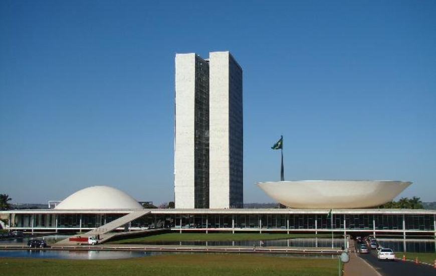 Câmara aprova lista de comissão do impeachment