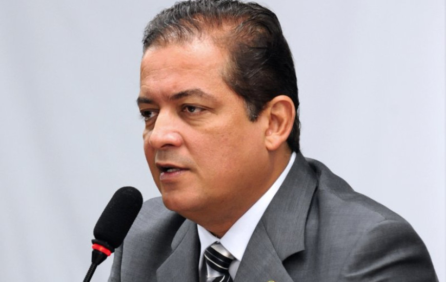 Eduardo Gomes parabeniza bancada