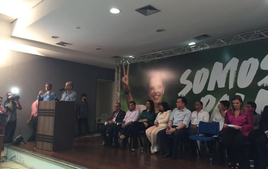 Lyvio Luciano faz discurso em evento