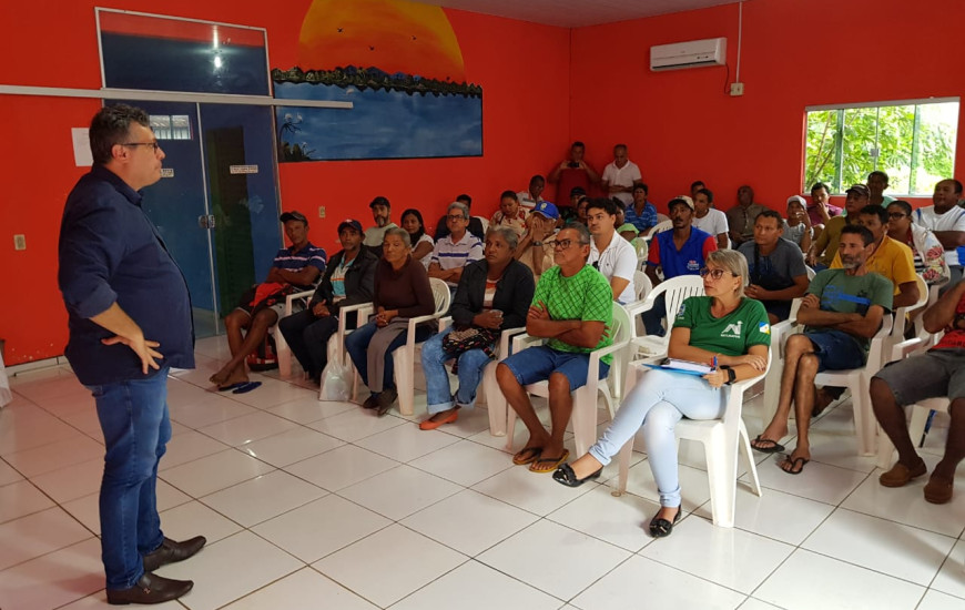 Presidente do Naturatins em reunião com pescadores.