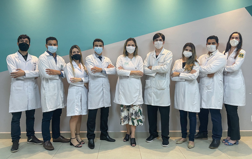 Equipe médica do Hospital de Olhos Yano 