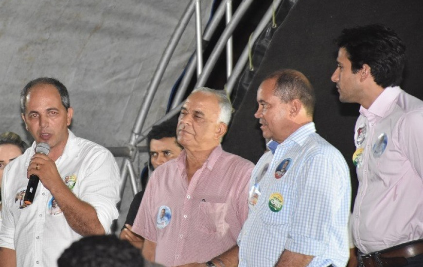 Senador Vicentinho e candidato a deputado federal Thiago Andrino participaram
