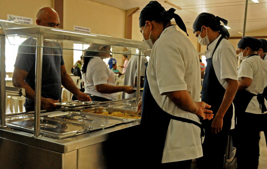 Restaurantes oferecem refeições a preço popular de R$ 3,00