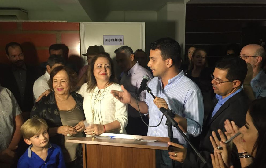 Senadora inaugurou ontem novo gabinete em Palmas
