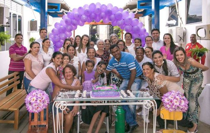 Paciente comemora aniversário no hospital