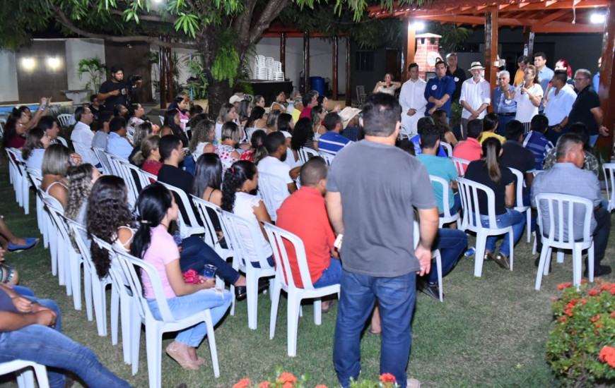 Kátia se reune com apoio de prefeito e ex-prefeitos com eleitores em Alvorada