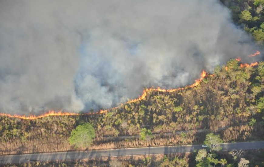 Queimada atingiu a Serra de Lajeado