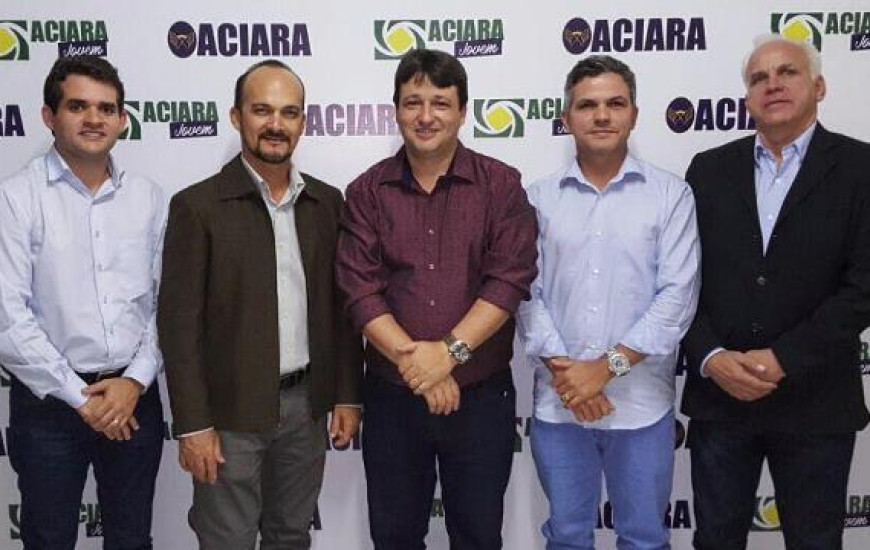 Presidente da Acipa com demais representantes comerciais em Araguaína 