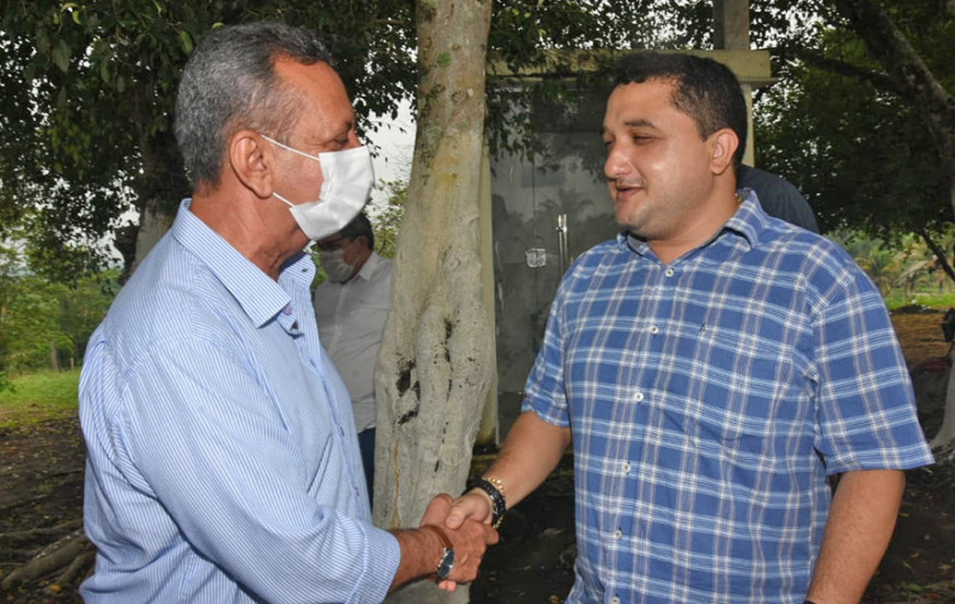 Em Sítio Novo, Andrade foi recebido pelo prefeito reeleito, Alexandre Farias.