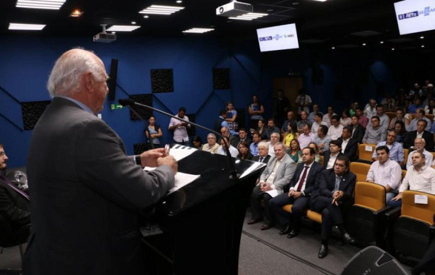 Jorge Gerdau ministra palestra na Capital