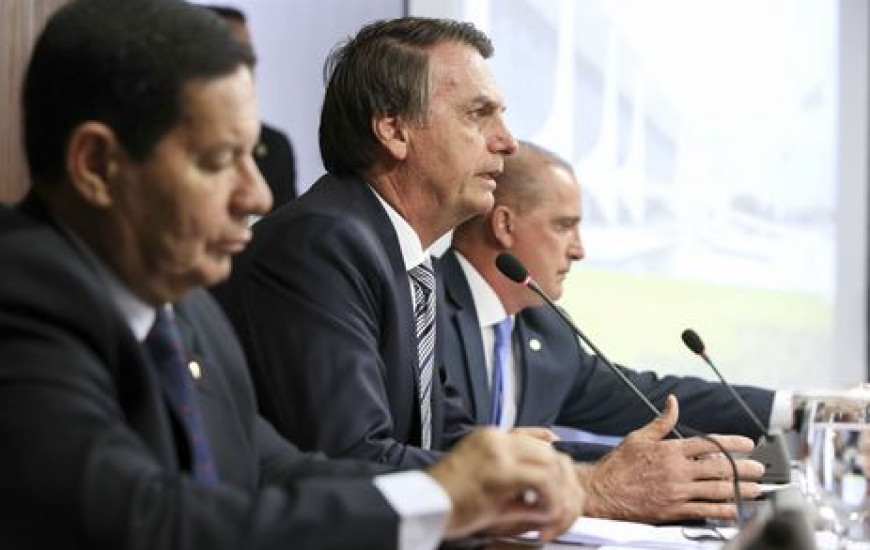 Jair Bolsonaro em primeira reunião ministerial 