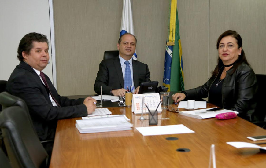 Senadora se reúne com ministro Ricardo Barros