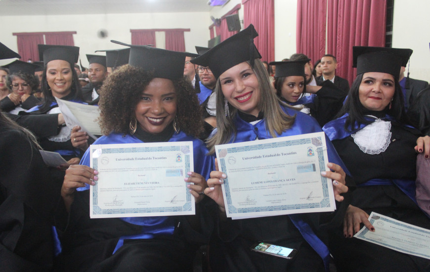 93 ex-alunos da FADES foram diplomados pela Universidade Estadual do Tocantins 