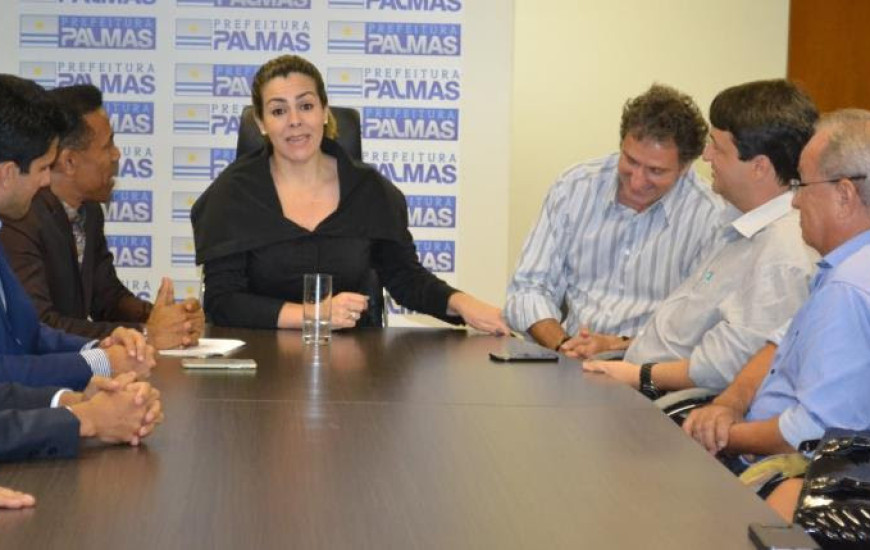 Prefeita se reúne com classe empresarial de Palmas