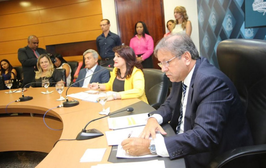 Marcelo Miranda autoriza reforma de escolas