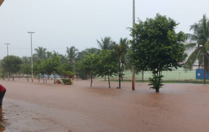 Chuva causa transtornos em Araguaína