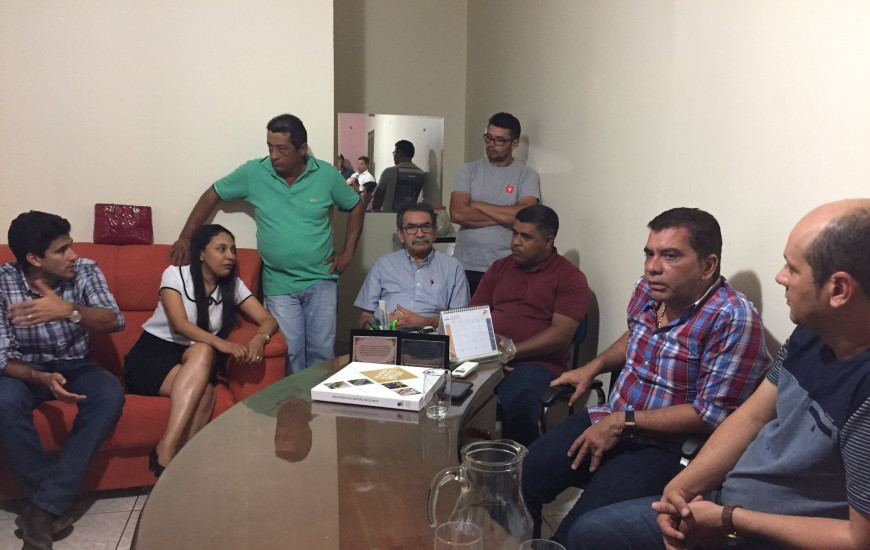 Amastha reunido com prefeito de Augustinópolis e sua equipe