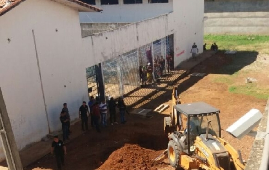 Túnel é descoberto em presídio de Cariri