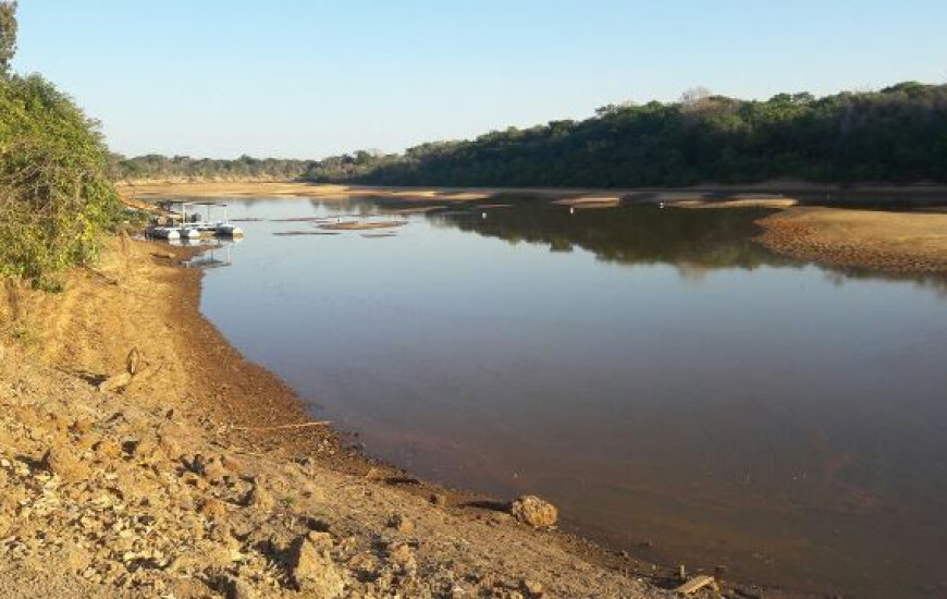 Captação de águas em rios com vazão comprometida é interrompida