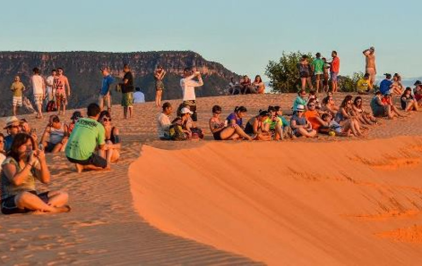 Turistas visitam Dunas do Jalapão