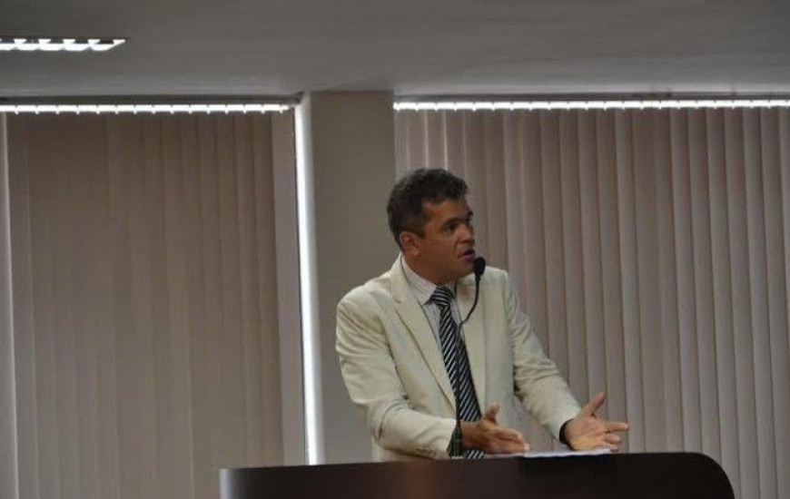 Vereador Milton Néris critica oposição
