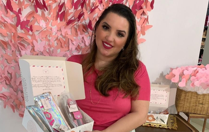 Edilene Pelissari, dona de loja de maquiagem 'Bela Makeup' em Gurupi.