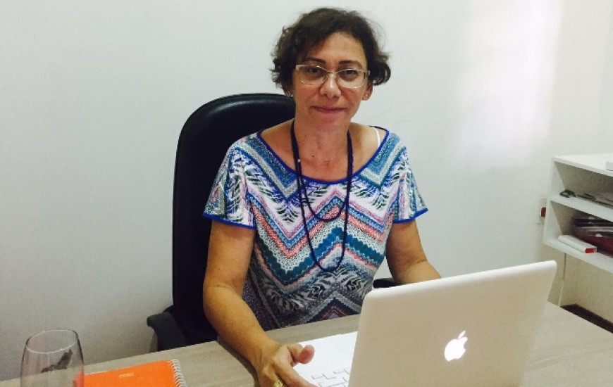 Jornalista Roberta Tum, diretora do Portal T1 Notícias