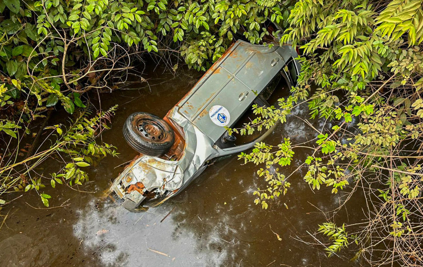 Em Araguatins, veículo capota, cai em rio e duas pessoas morrem na hora