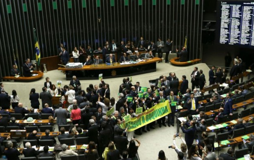 Votação está marcada para as 14h deste domingo