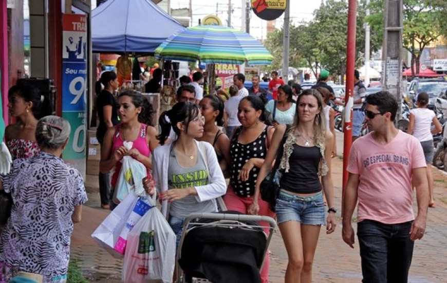 Movimento do comércio em Taquaralto no natal