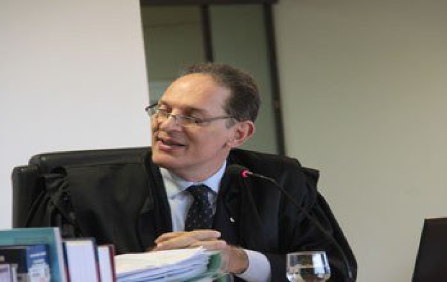Juiz João Olinto pede afastamento do pleno