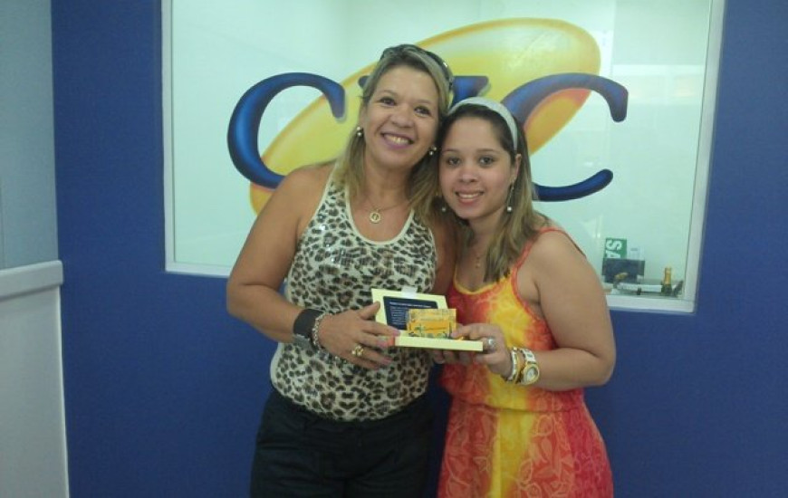 Eunice quando recebia o prêmio