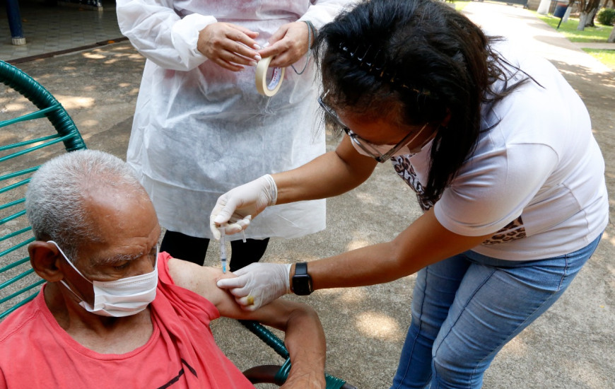 A vacinação para o público 80+ acontecerá nas UBSs