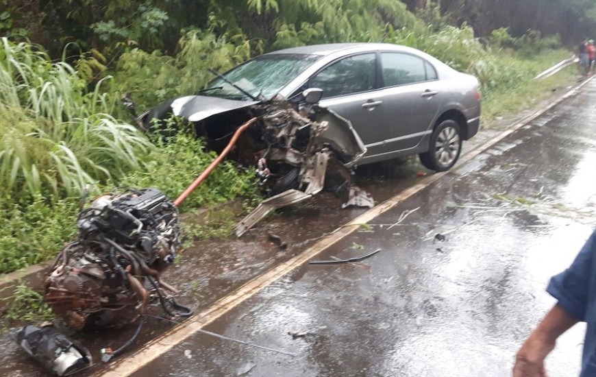 Motor de veículo é arrancado na batida