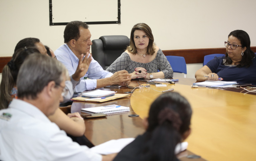 Comissão discute a interação dos alunos na feira Agrotecnológica