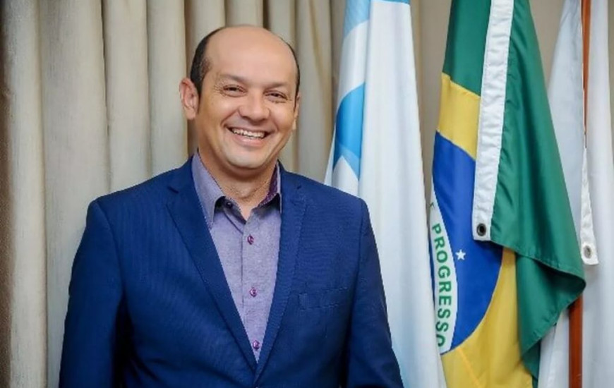 Cassado pela terceira vez, prefeito Júlio Oliveira retorna ao cargo