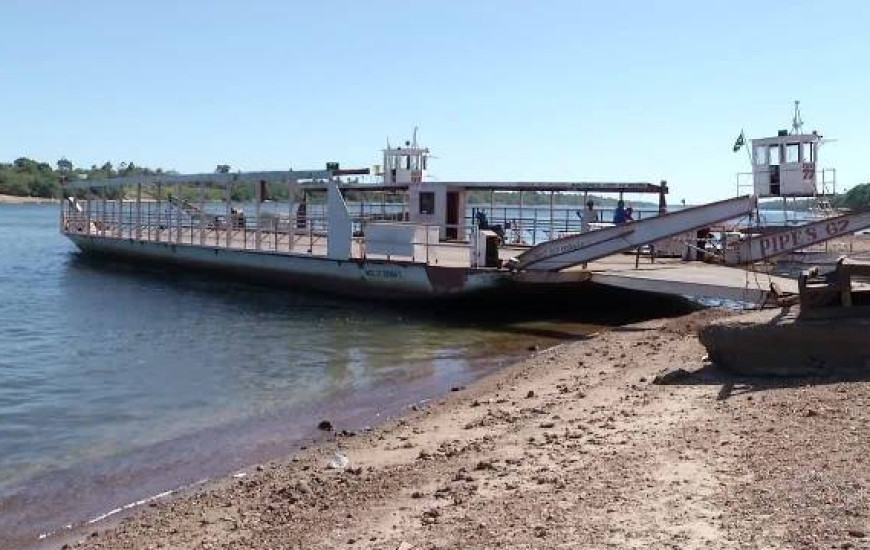 Serviço de balsa continua após interferência 
