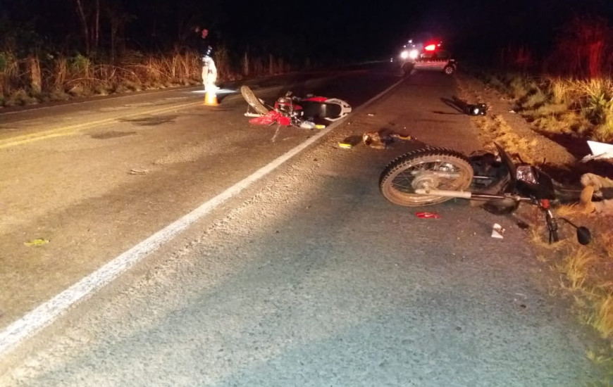 Colisão aconteceu na noite passada, próximo ao km 613 na BR-153