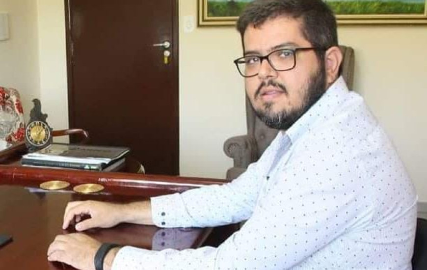 Dr. Cleomar Bucar 